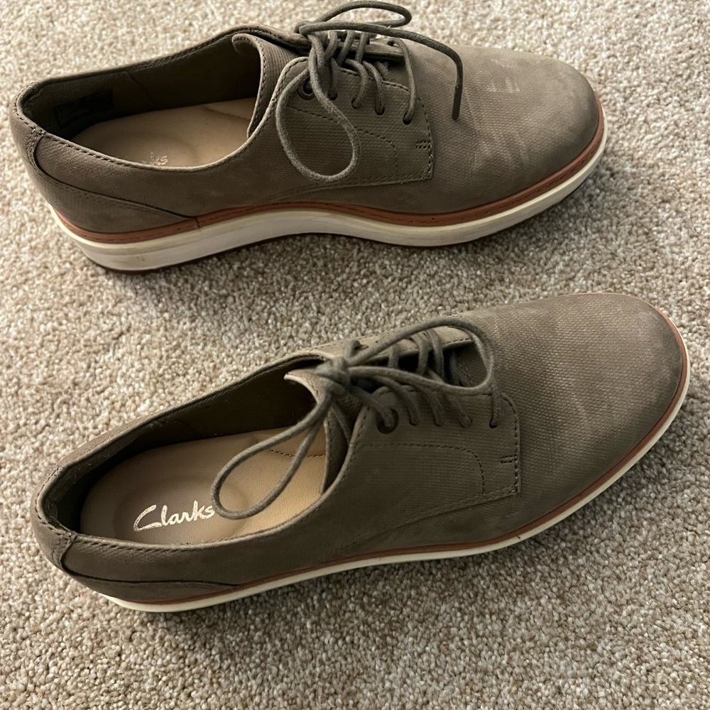 Clarks Platform Gray Oxfords with White Sole